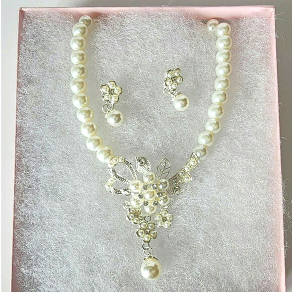 Faux Pearl and Rhinestone Necklace & Earrings Set Beautiful Feminine Set # 3 - Picture 1 of 5